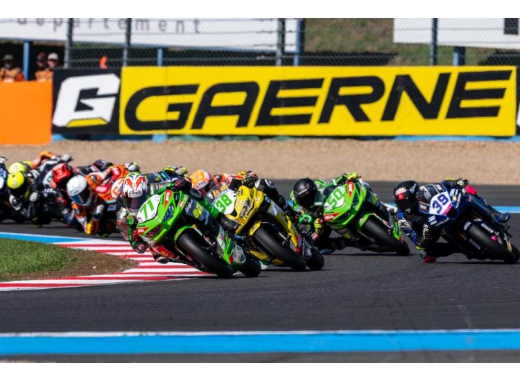 Deux victoires pour Kawasaki ruinent la lutte pour le titre