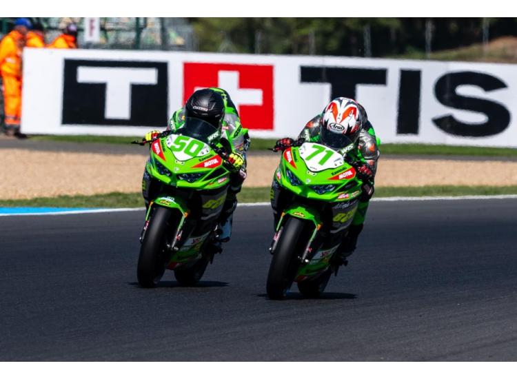 Deux victoires pour Kawasaki ruinent la lutte pour le titre