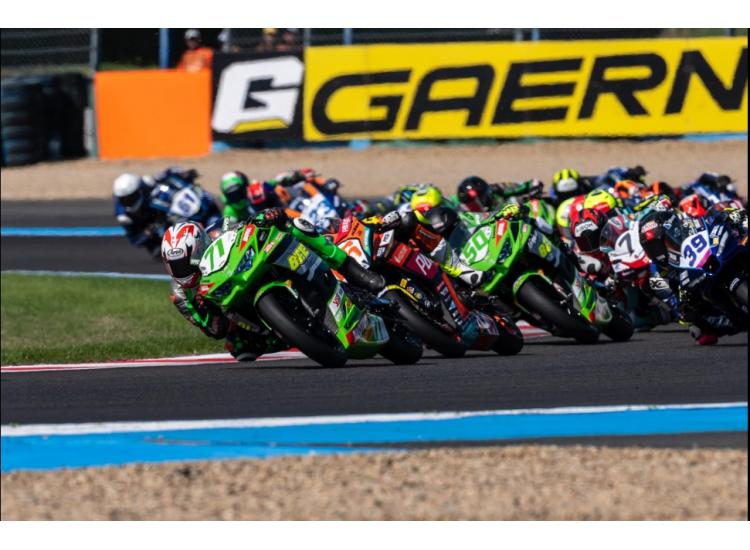 Deux victoires pour Kawasaki ruinent la lutte pour le titre