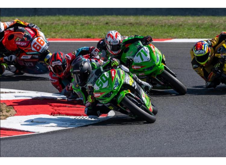 Deux victoires pour Kawasaki ruinent la lutte pour le titre