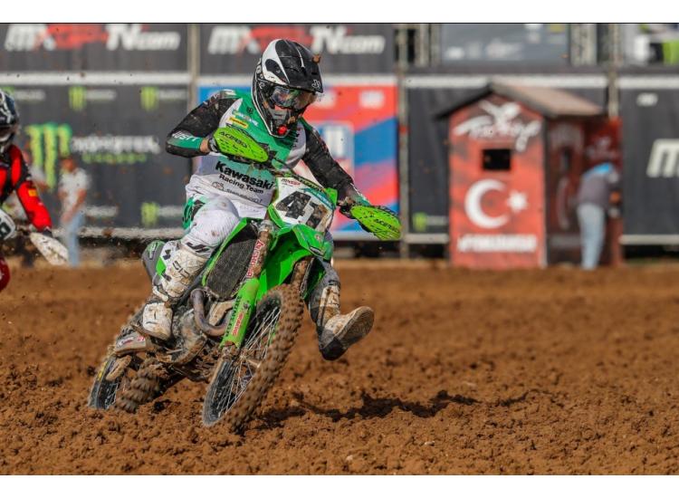 Romain Febvre défend la plaque rouge avec un podium