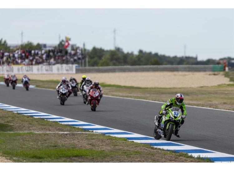 Alcoba remporte un premier podium époustouflant