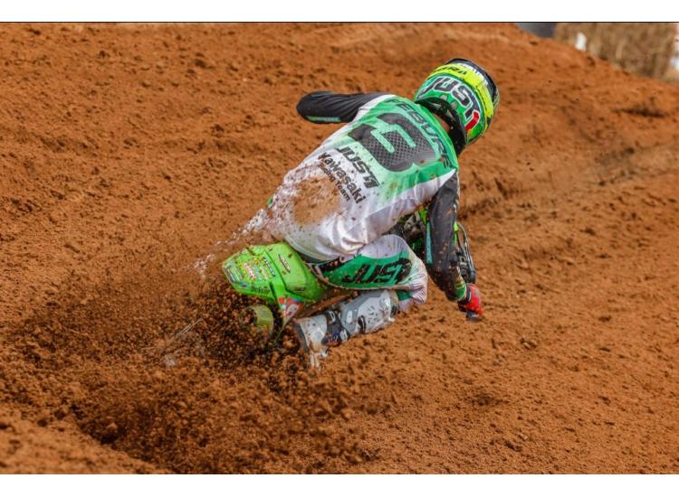 Romain Febvre et Kawasaki champions du monde MXGP 2025