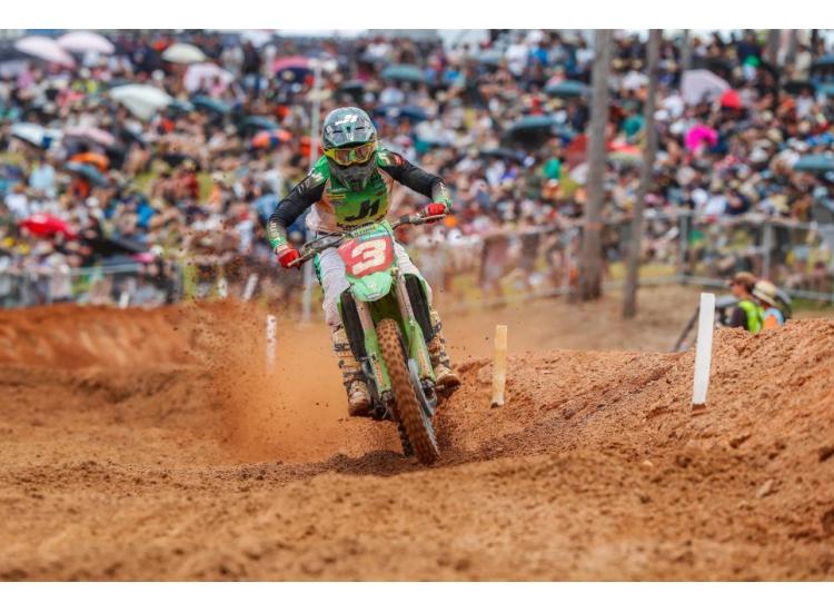 Romain Febvre et Kawasaki champions du monde MXGP 2025